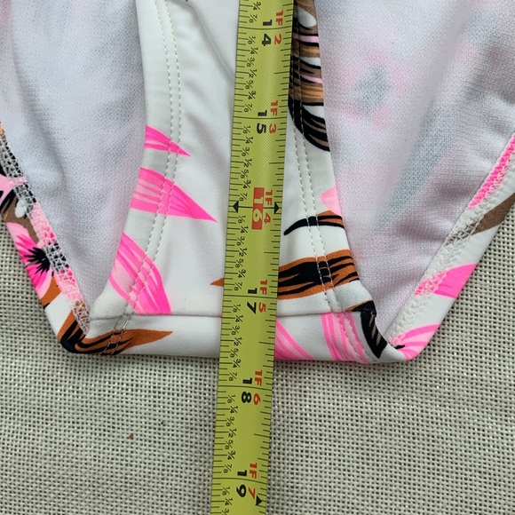 Salt + Cove Women's Tropic Time Knot-Front Front-Cutout Swimsuit Size M - Picture 8 of 10